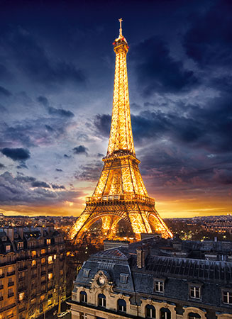 Eiffelturm in der Dämmerung