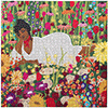 Posende Frau in der Blumenwiese